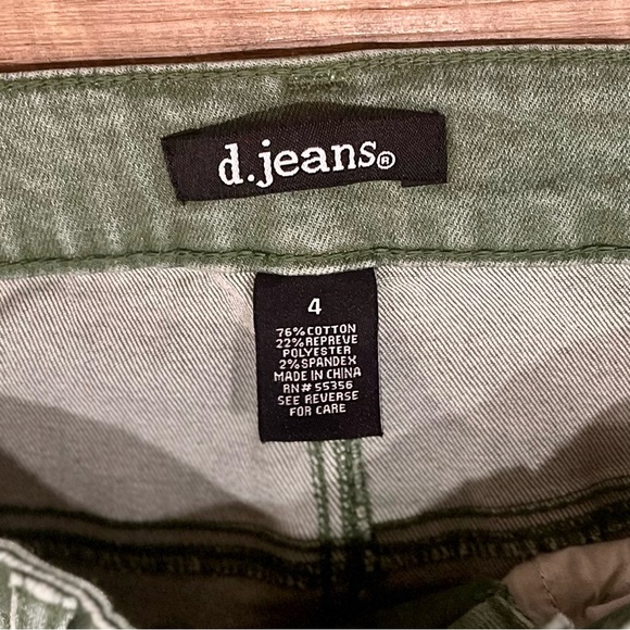 Green d. jeans - Picture 3 of 4